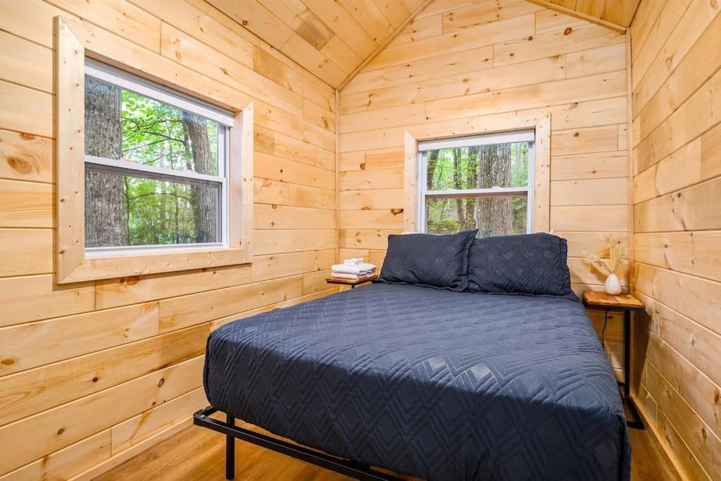Arbutus Lake 3 Bedroom Cottage Траверс-Сити Экстерьер фото