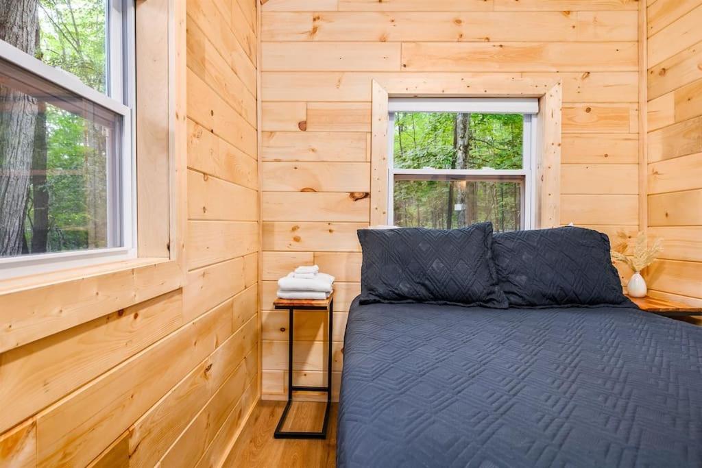 Arbutus Lake 3 Bedroom Cottage Траверс-Сити Экстерьер фото