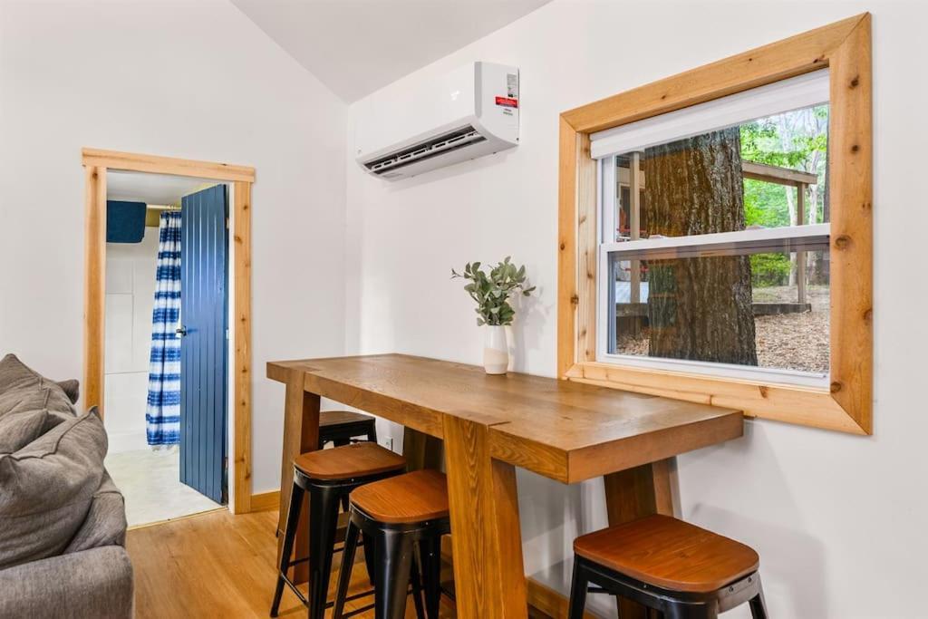 Arbutus Lake 3 Bedroom Cottage Траверс-Сити Экстерьер фото